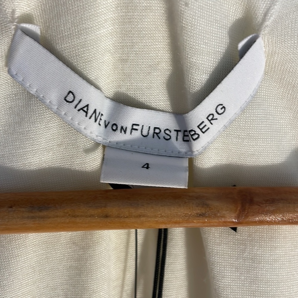 Diane Von Fustenburg wrap dress. Light yellow color never worn with tag - Picture 3 of 5